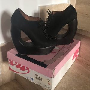 Jeffrey Campbell black  rockin heels
